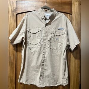 Columbia Men's Beige Short Sleeve Button-Down Shirt